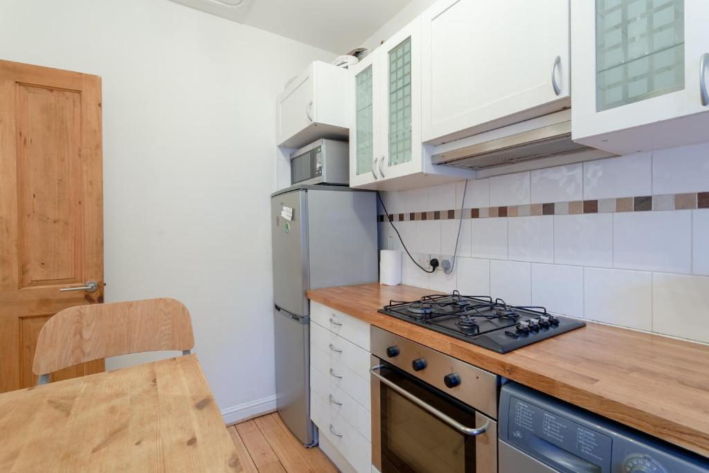 Beautiful 1 Bedroom Apartment in Notting Hill - image 6