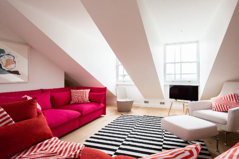 The Lansdowne Crescent - Bright 3BDR Top Floor Apartment in Notting Hill - main image