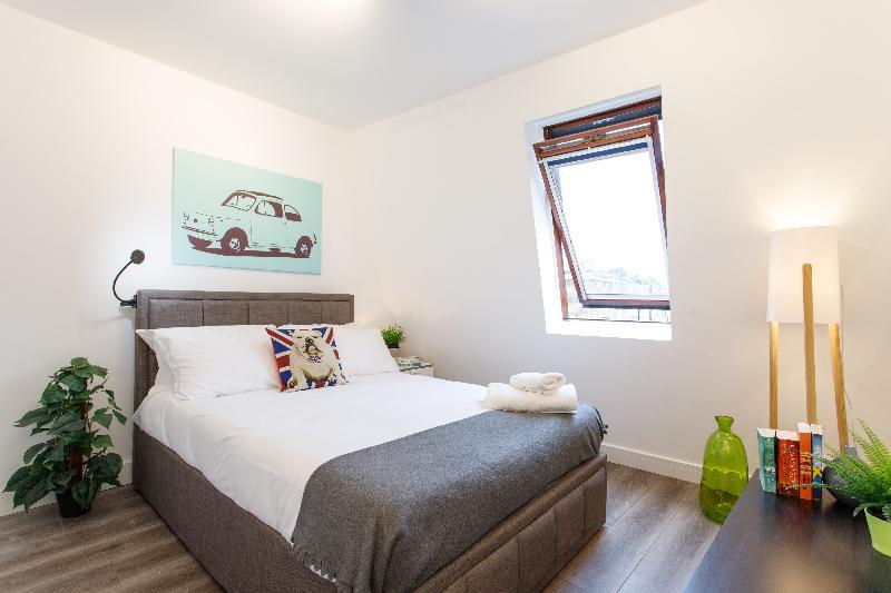 (m12) Renovated Apartment near Portobello Road  - image 3