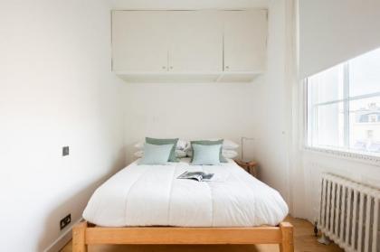 The Holland Park Escape - Modern & Central 2BDR Flat - image 2