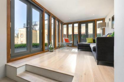 Zen like Apt with private terrace near Oxford St 5 min walk - image 14