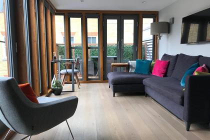 Zen like Apt with private terrace near Oxford St 5 min walk - image 19