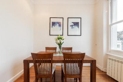 Stunning 2 BDR Luxe Apartment in Lexham Gardens - image 5