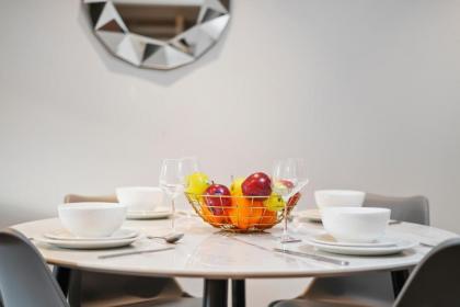 2 Bed Lux Apartments near Central London FREE WIFI by City Stay Aparts London - image 15