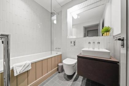 2 Bed Lux Apartments near Central London FREE WIFI by City Stay Aparts London - image 9