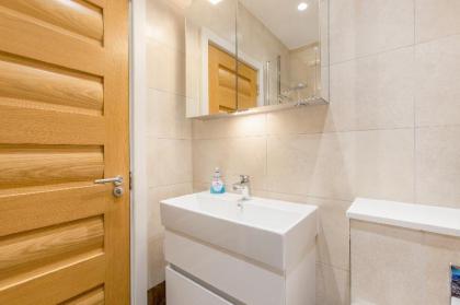 BEAUTIFUL 1BR IN SOHO IN THE HEART OF FITZROVIA - image 3