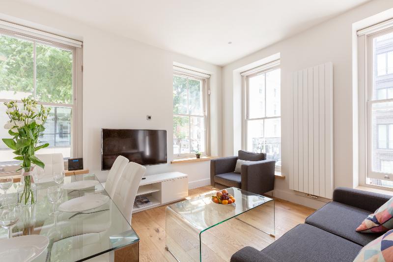  BEAUTIFUL 3BR FLAT-  IN THE HEART OF FITZROVIA  - main image