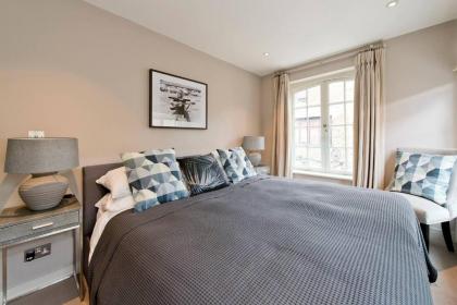 *Newly Renovated 2-Bed in Heart of Notting Hill* - image 11