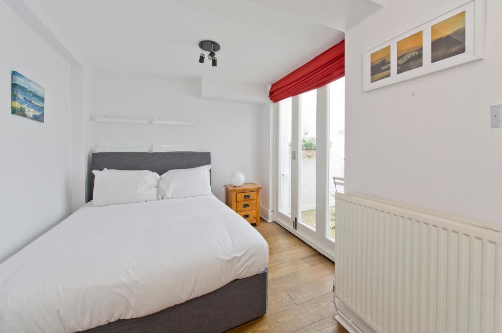 Charming 2-Bed Apt near Buckingham Palace - image 7