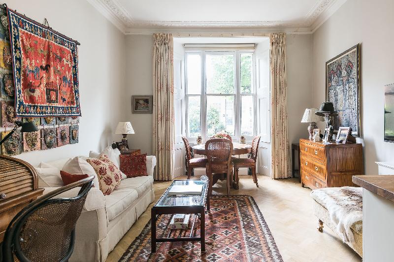 Distinctive Kensington 1-bed flat - main image