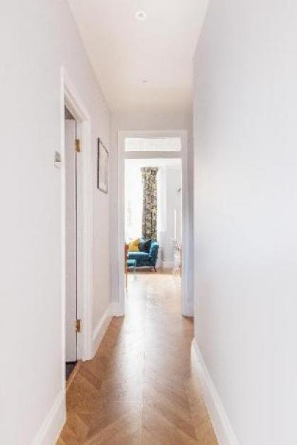 Beautiful 2 Bedroom Garden flat by Notting Hill Gate - image 18