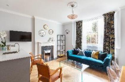 Beautiful 2 Bedroom Garden flat by Notting Hill Gate - image 2