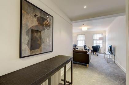 Two Bed Flat in Fashionable Chelsea - image 12