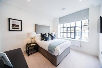 Designer 2 Bed Apartment in Riverside development - image 16