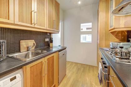 1 Bedroom Apartment in the Heart of Chelsea - image 10