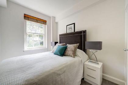 1 Bedroom Apartment in the Heart of Chelsea - image 9