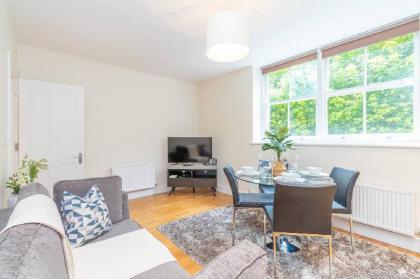 Two Bedroom Apartment in Hammersmith (201A) - image 12