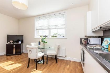 Luxury Two Bedroom Apartment in Hammersmith - 209A - image 18