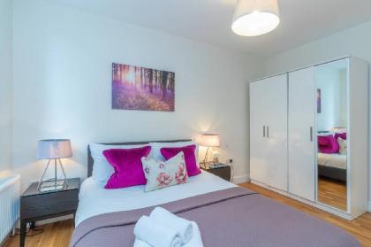 Modern Two Bedroom Apartment in Hammersmith - 203A - image 16