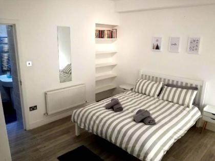 One-Bedroom Apartment near Euston Station