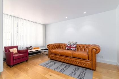 Mews House - Spacious 2BR in West Kensington - image 7