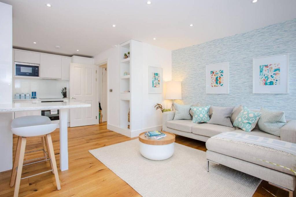 Bright 1 Bedroom Apartment In Regent's Park - main image