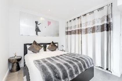 Cosy 1 Bed in High Street Kensington - image 14