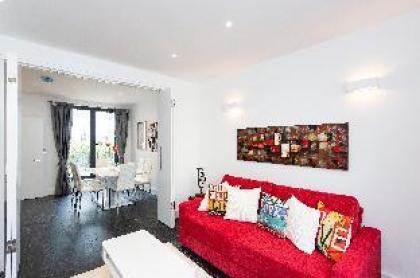 Luxury 4 bed house Knightsbridge London - image 1