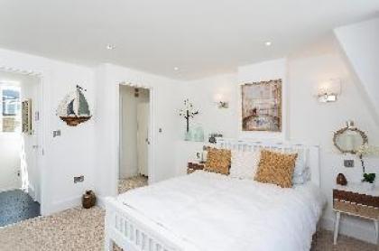 Luxury 4 bed house Knightsbridge London - image 2