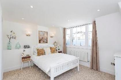 Luxury 4 bed house Knightsbridge London - image 5