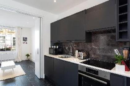 Luxury 4 bed house Knightsbridge London - image 8