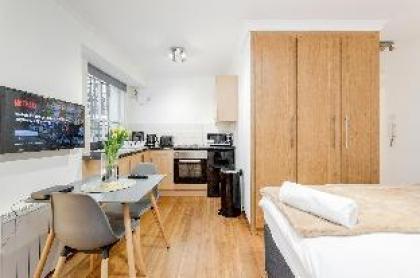 Beautiful Studio apartment in Chelsea London - image 18