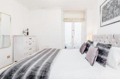 2 bed 2 bath Kensington London - image 13