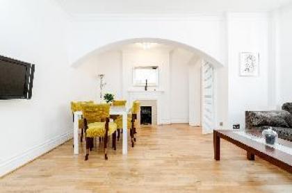 2 bed 2 bath Kensington London - image 14