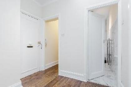 Elegant studio in Marylebone London - image 10