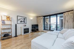 Superior 2 bed with balcony in Kensington London - main image