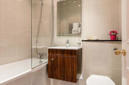 3-bedroom apartment Lancaster gate - image 7