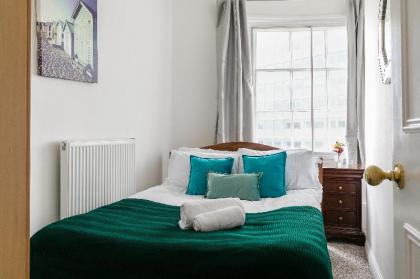 3-bedroom apartment Lancaster gate - image 9