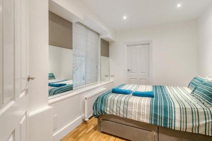 Holland Park Apartment - image 12