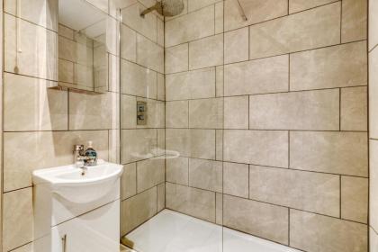 Holland Park Apartment - image 15