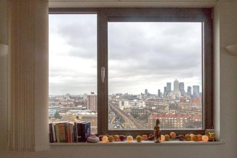 Centrally located spacious flat with amazing views - image 5