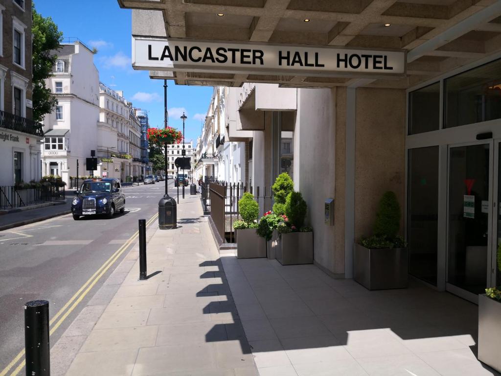 Lancaster Hall Hotel - image 6