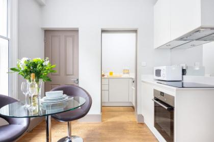 One Bed Serviced Apts near Oxford Street upper ground - image 13