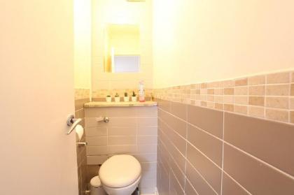 Bright Comfortable Chelsea flat - Great Location! - image 3