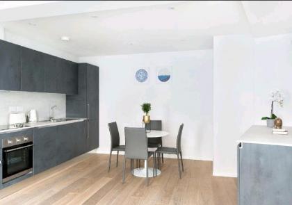 Luxury Central London North Apartment - image 12