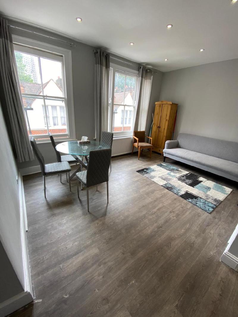 LOVELY 3 BEDROOM FLAT LOCATED IN THE CITY CENTRE! - main image