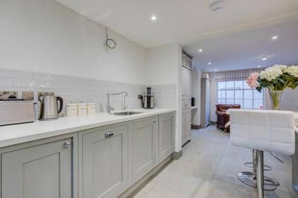 Victoria Belgravia Townhouse - image 20