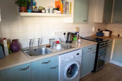 Characterful 1 Bedroom Flat Close to DLR - image 16