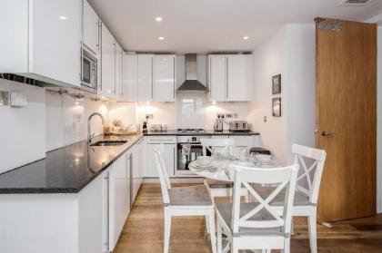 The Heart of Covent Garden Sleeps 4 - image 12