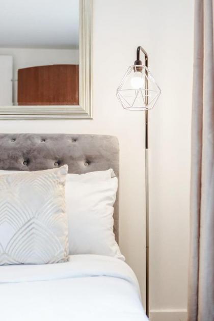 The Heart of Covent Garden Sleeps 4 - image 7